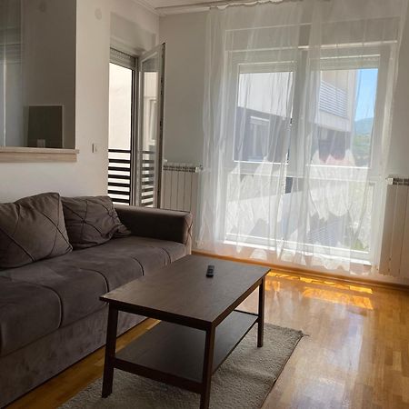 Cool Apartments With Free Parking Чачак Екстер'єр фото