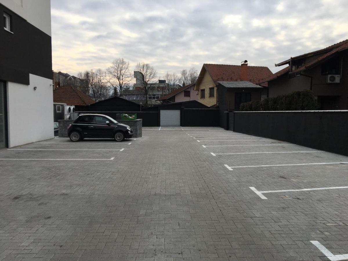 Cool Apartments With Free Parking Чачак Екстер'єр фото