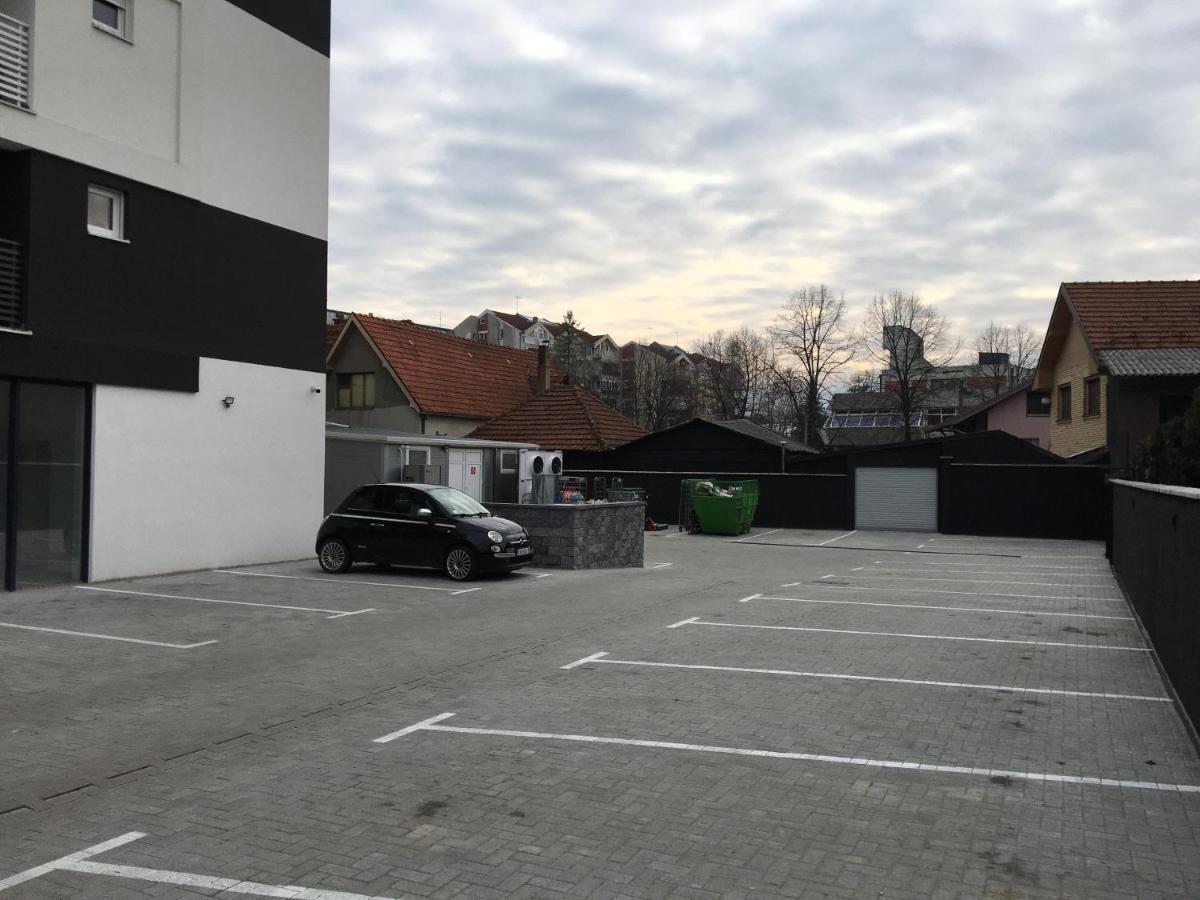 Cool Apartments With Free Parking Чачак Екстер'єр фото