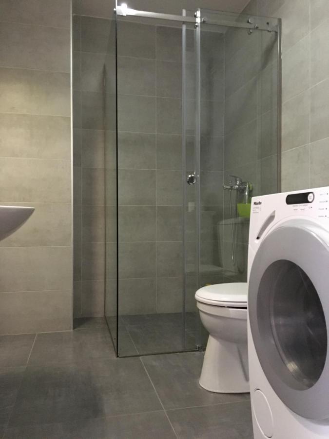 Cool Apartments With Free Parking Чачак Екстер'єр фото