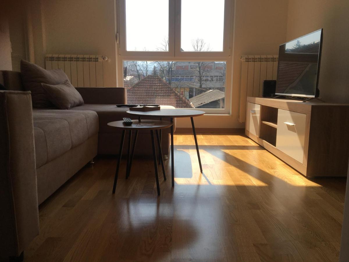 Cool Apartments With Free Parking Чачак Екстер'єр фото
