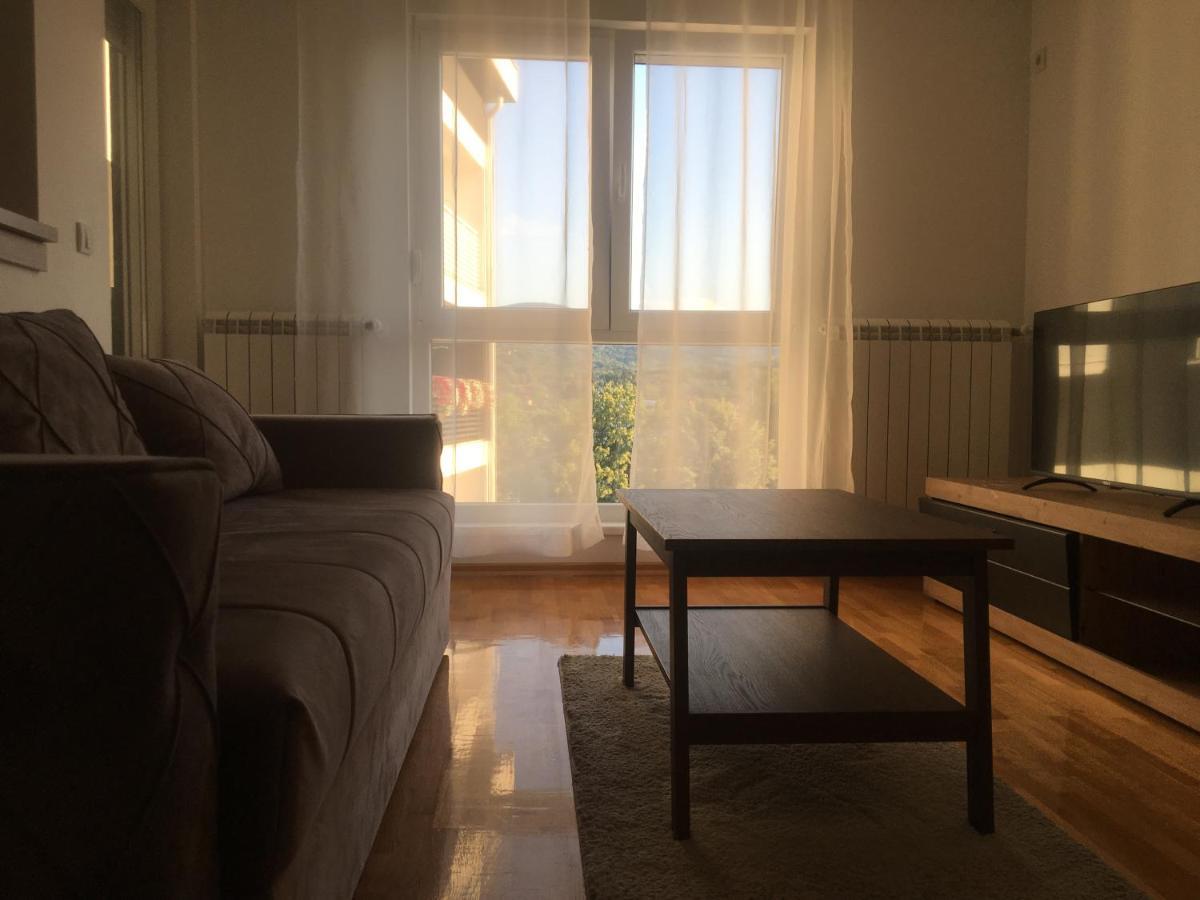 Cool Apartments With Free Parking Чачак Екстер'єр фото