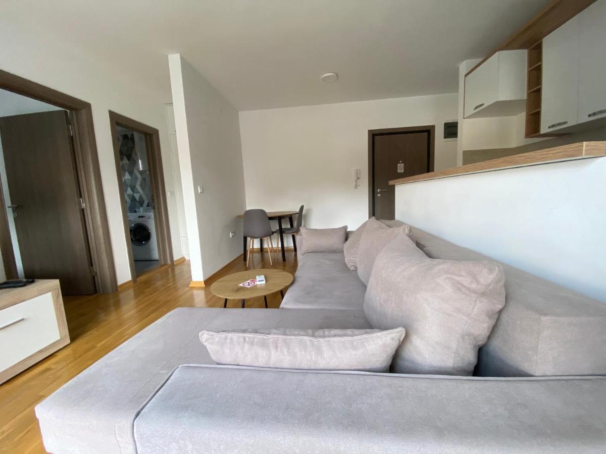 Cool Apartments With Free Parking Чачак Екстер'єр фото