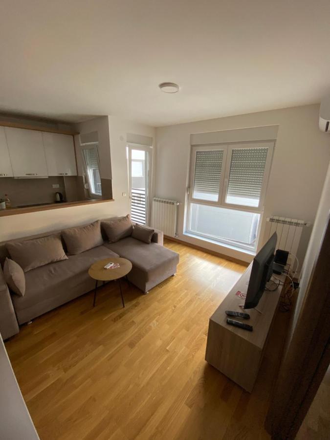 Cool Apartments With Free Parking Чачак Екстер'єр фото