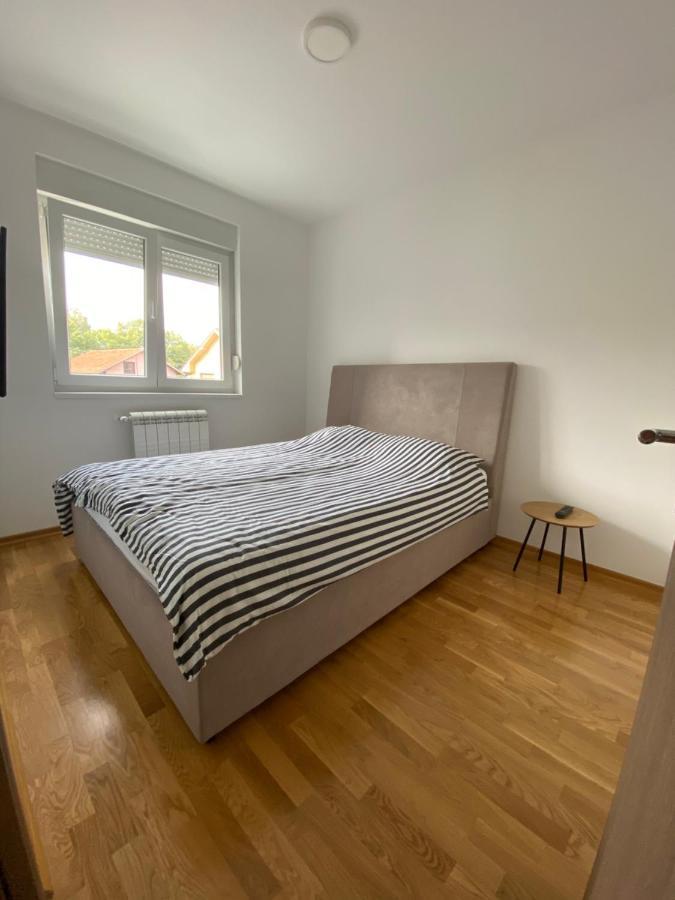 Cool Apartments With Free Parking Чачак Екстер'єр фото