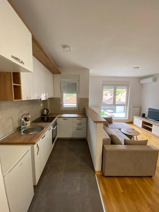 Cool Apartments With Free Parking Чачак Екстер'єр фото