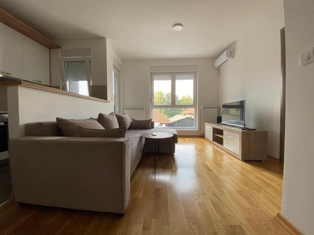 Cool Apartments With Free Parking Чачак Екстер'єр фото