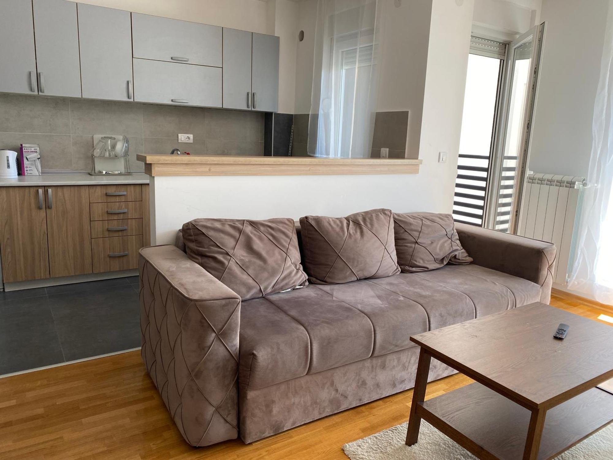 Cool Apartments With Free Parking Чачак Екстер'єр фото