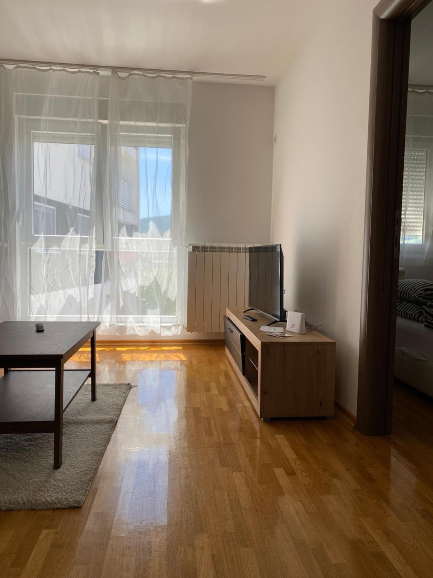 Cool Apartments With Free Parking Чачак Екстер'єр фото