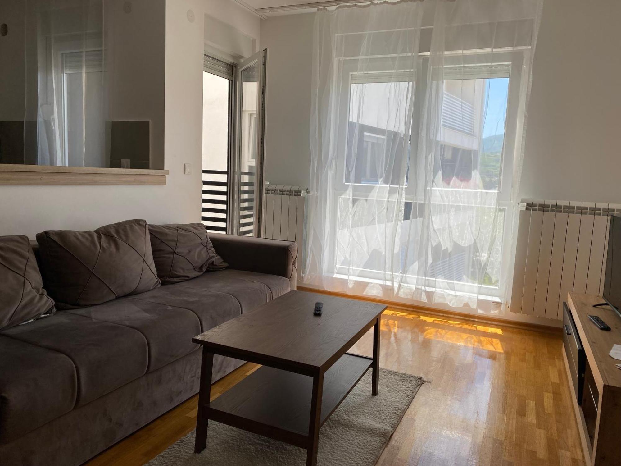 Cool Apartments With Free Parking Чачак Екстер'єр фото