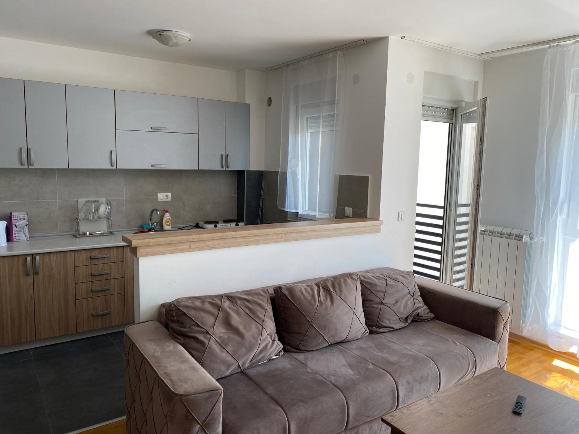 Cool Apartments With Free Parking Чачак Екстер'єр фото