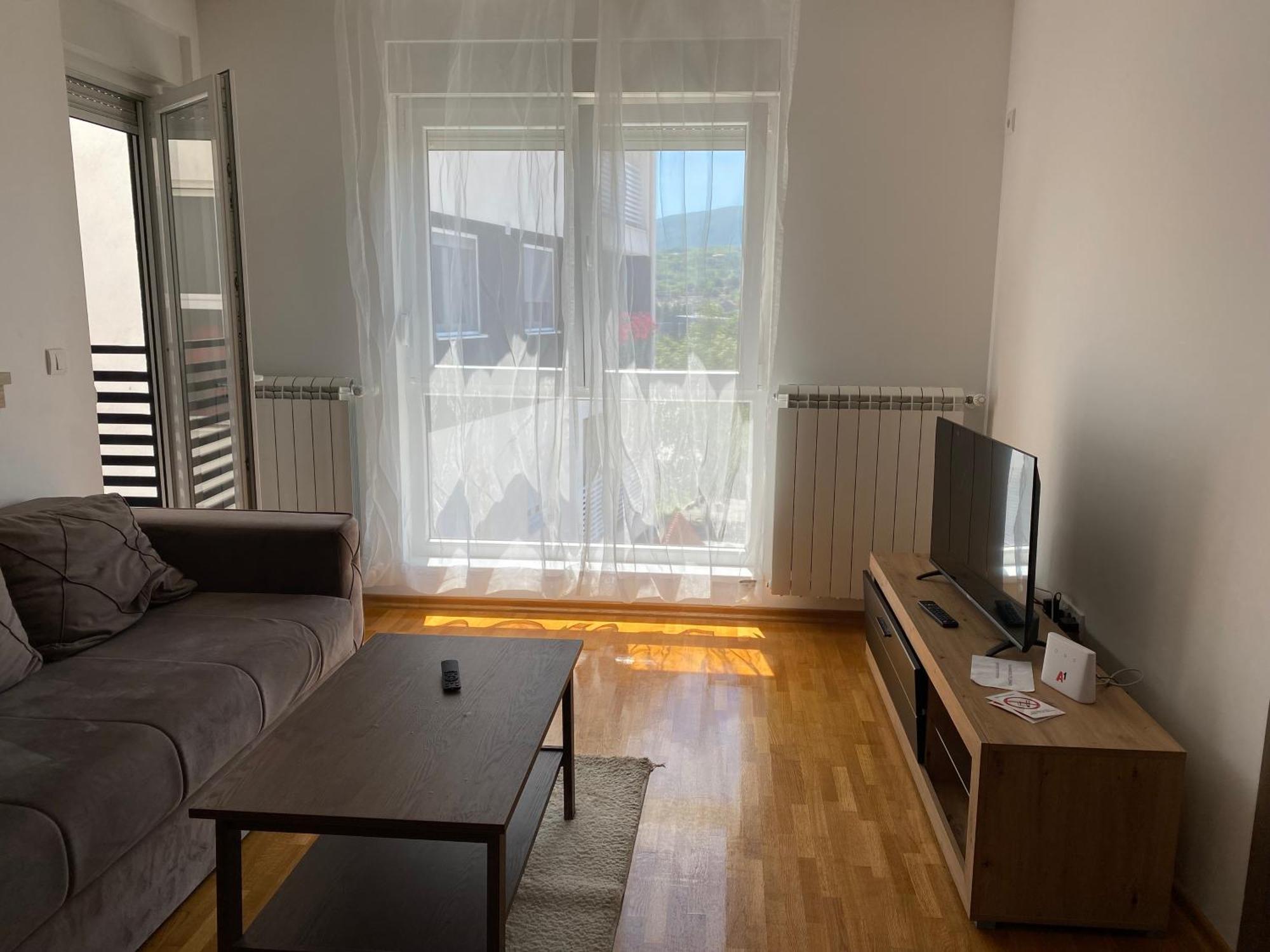 Cool Apartments With Free Parking Чачак Екстер'єр фото